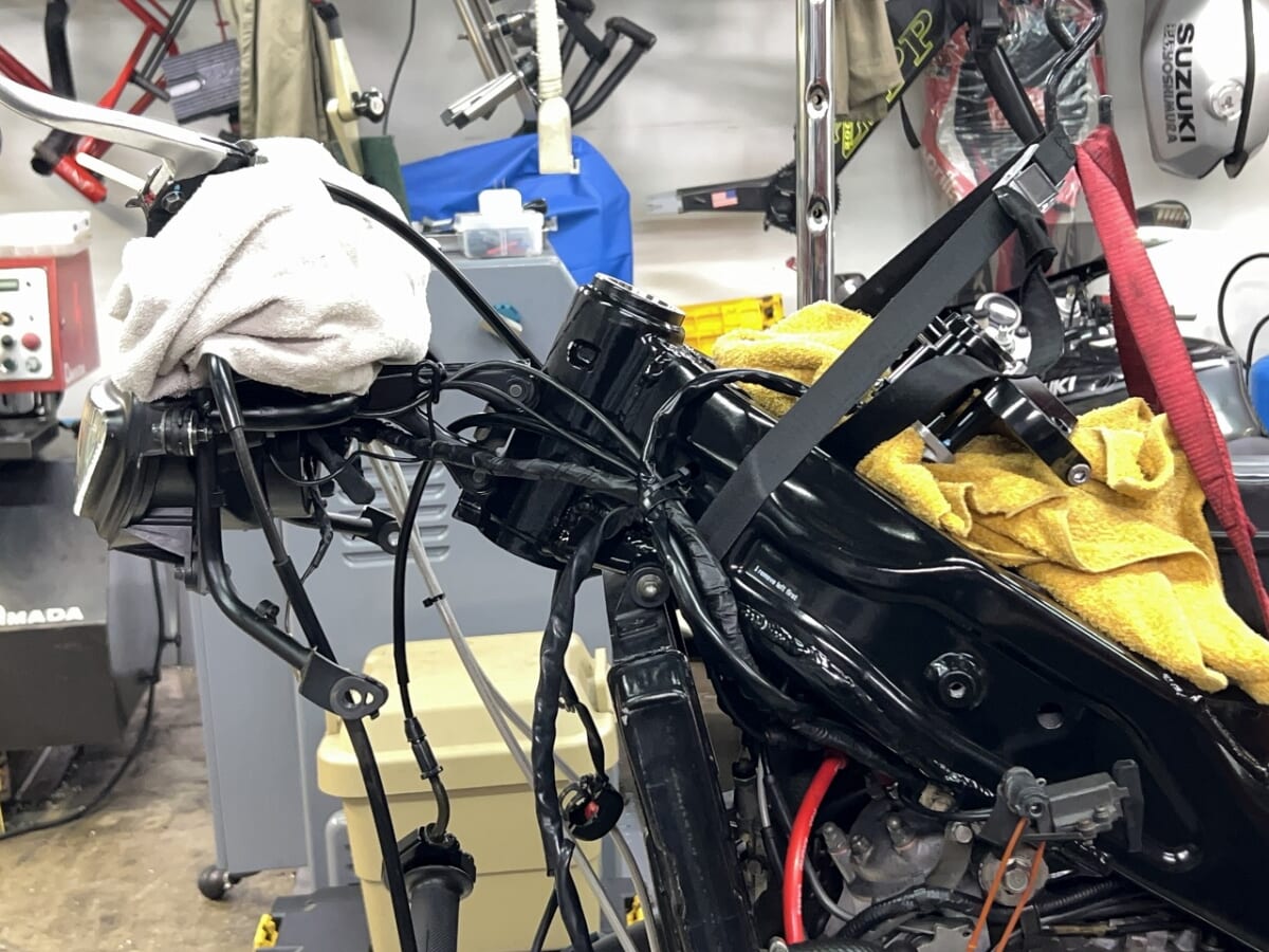 TZR250R SP 3XV シートカウル着脱利便性向上　エンジン掛からない病確認
