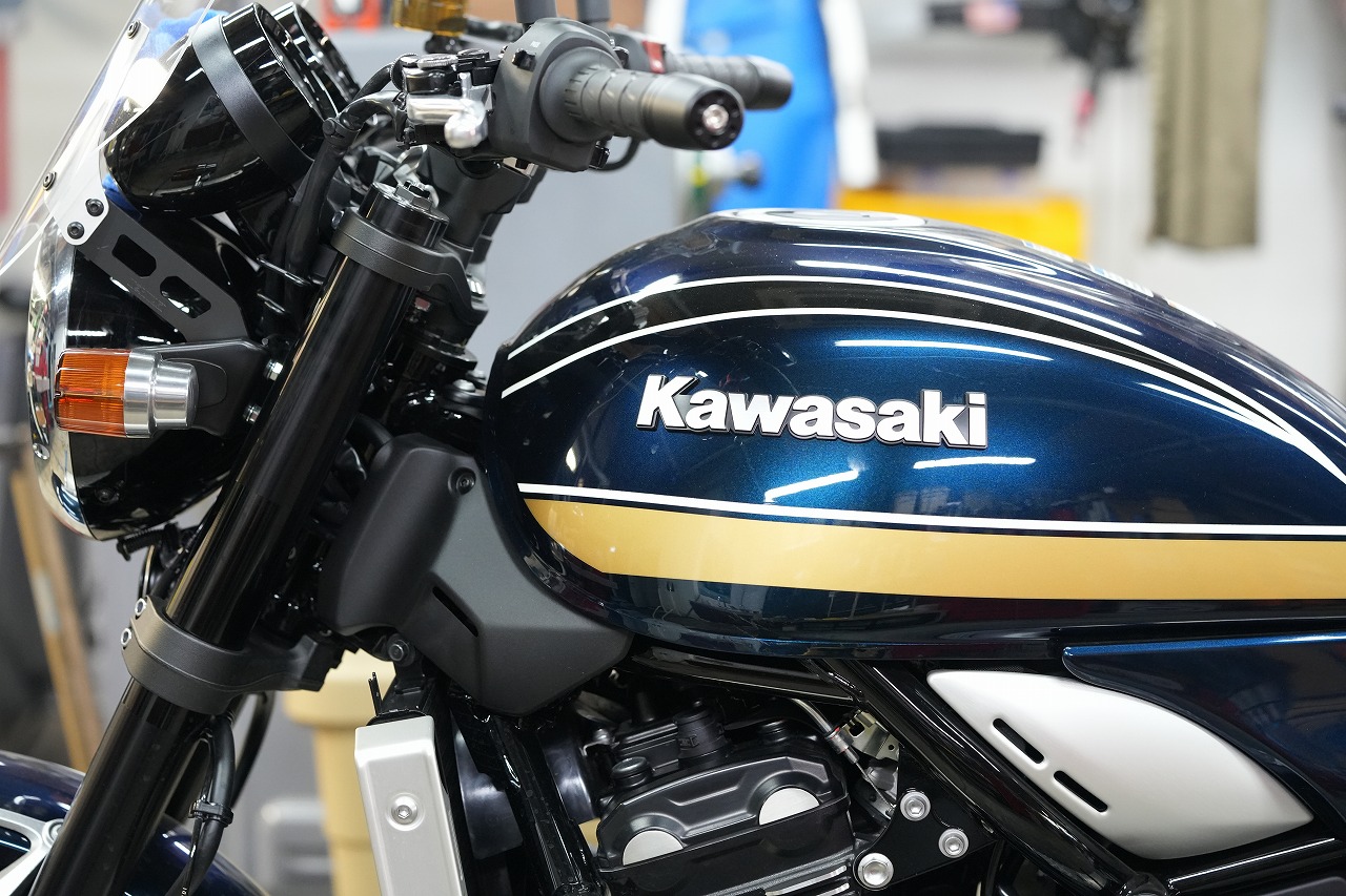 近年、伝説的ヒット「Z900RS」GH10グリップヒーター　D-UNIT USB　アッパーカウル取付など