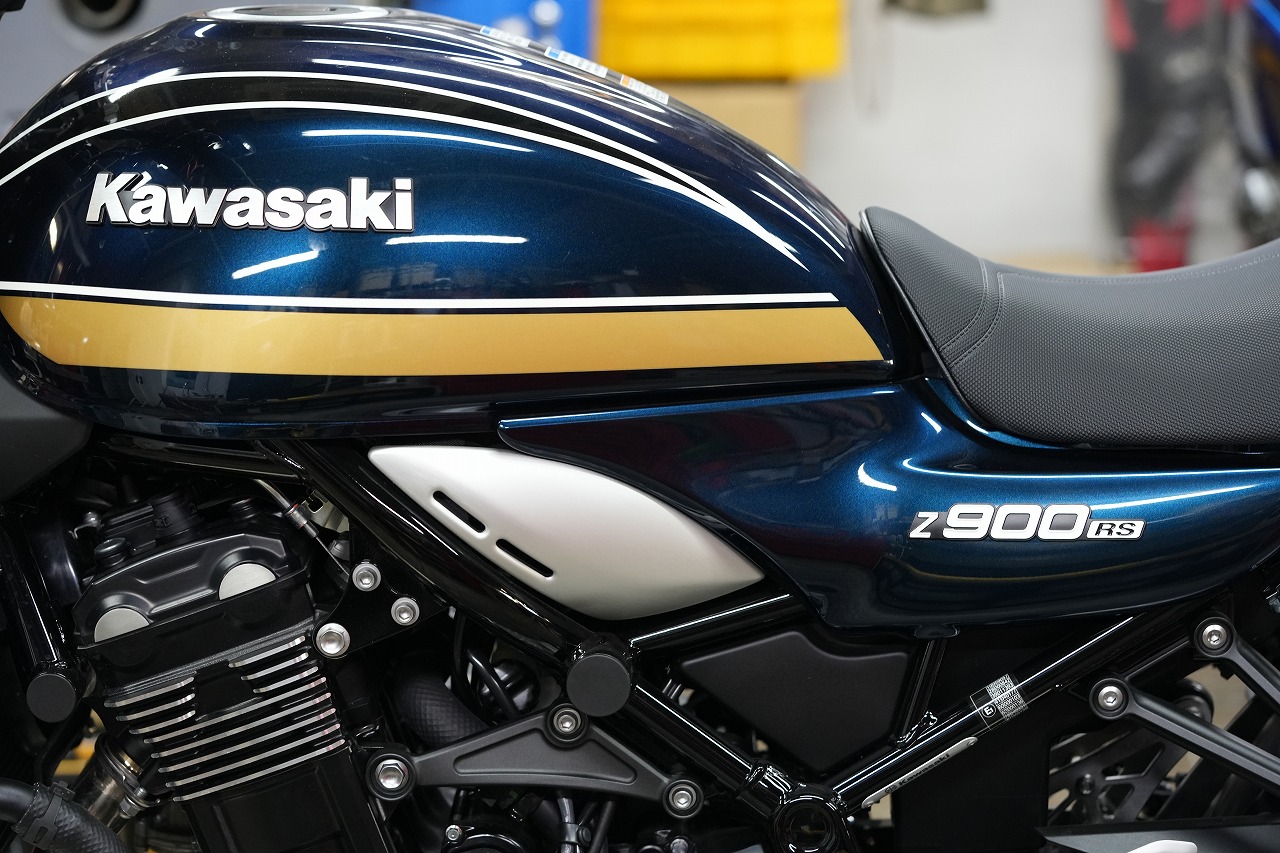 近年、伝説的ヒット「Z900RS」GH10グリップヒーター　D-UNIT USB　アッパーカウル取付など