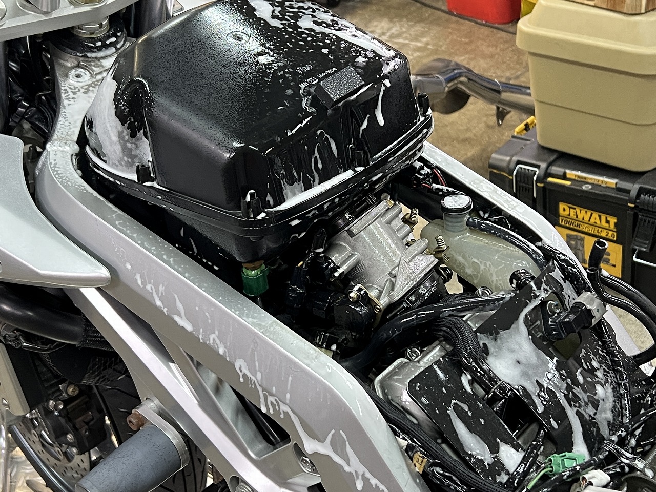 「名を替え品を替え」長生きエンジンSV1000 車検　MSC-BE700S　ETC取付　グロメット・油脂類交換など