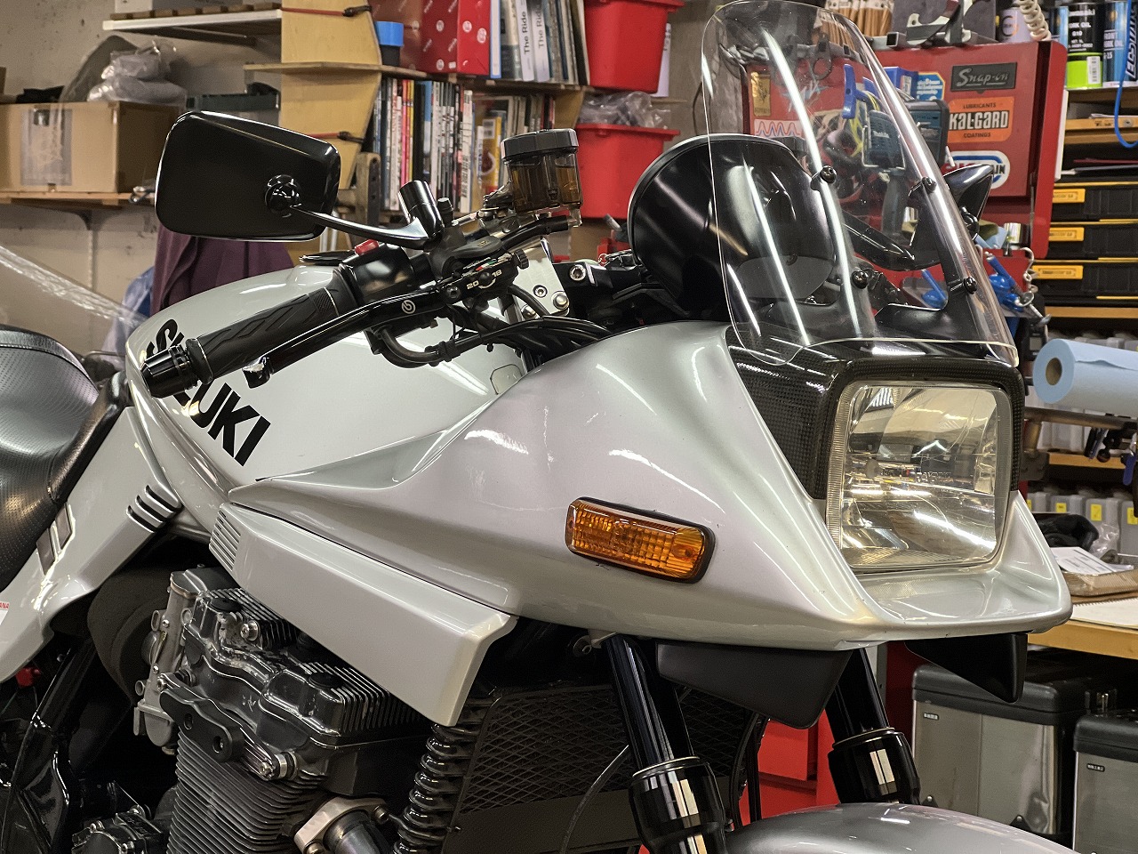 心配ご無用は過去の話？「GSX1200S イナズマ油冷カタナ」　JB1マグタン　タイヤ交換　スイングアームOHなど